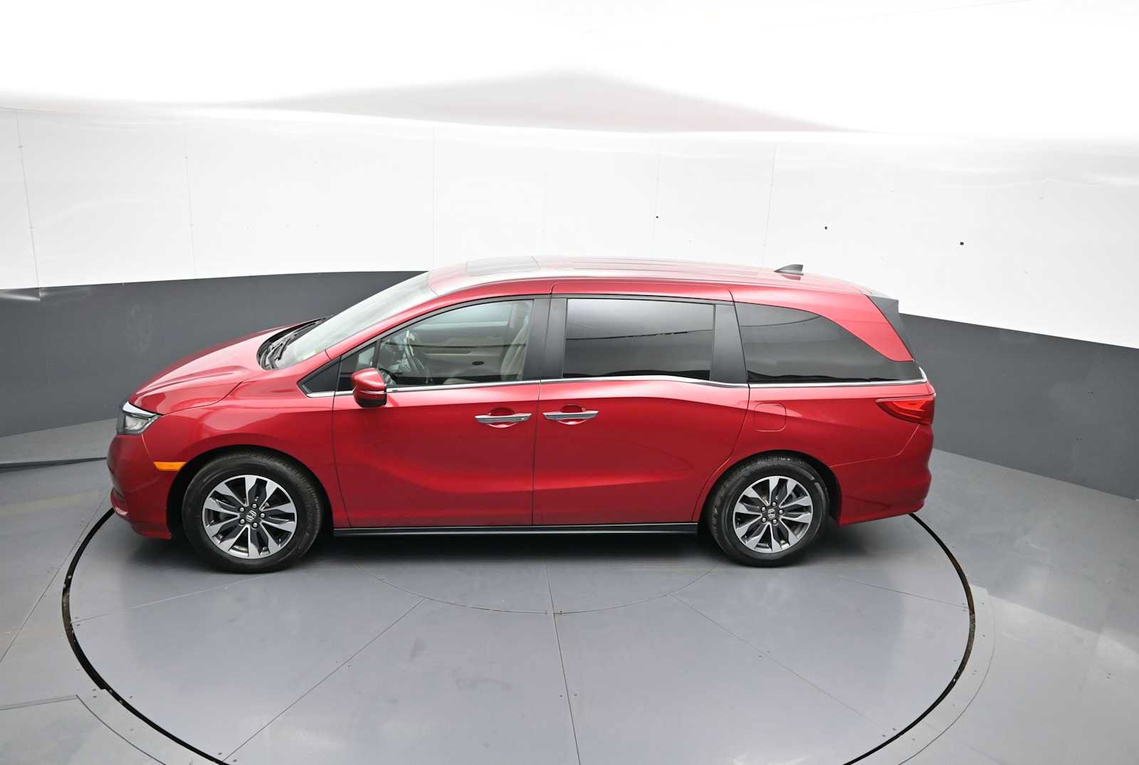 Certified 2024 Honda Odyssey EX-L image 44