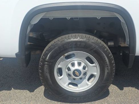 Used 2025 Chevrolet Silverado 2500 W/T w/ WT Convenience Package AWD/4WD image 10