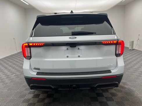 New 2026 Ford Explorer ST-Line w/ ST-Line Street Pack image 9