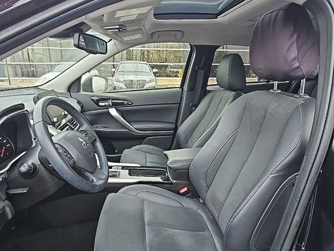 Used 2022 Mitsubishi Eclipse Cross SE image 3