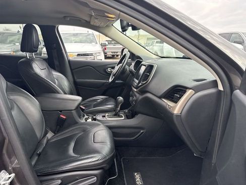 Used 2015 Jeep Cherokee Limited image 20