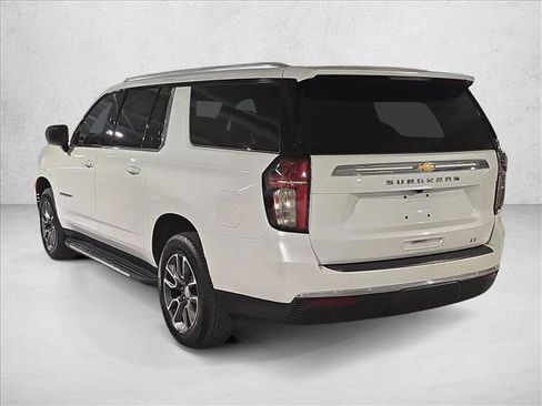 Used 2022 Chevrolet Suburban LT AWD/4WD image 7