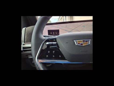 New 2026 Cadillac Escalade ESV Luxury w/ LPO, Radiant Package AWD/4WD image 19