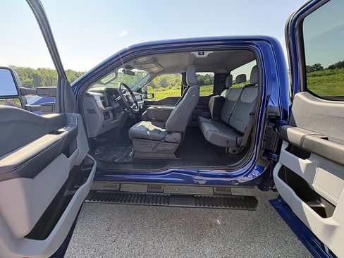 New 2026 Ford F350 XLT w/ 360-Degree Camera Package AWD/4WD image 15