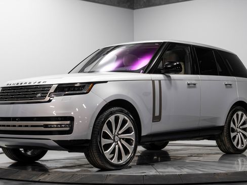 Used 2023 Land Rover Range Rover Autobiography image 2