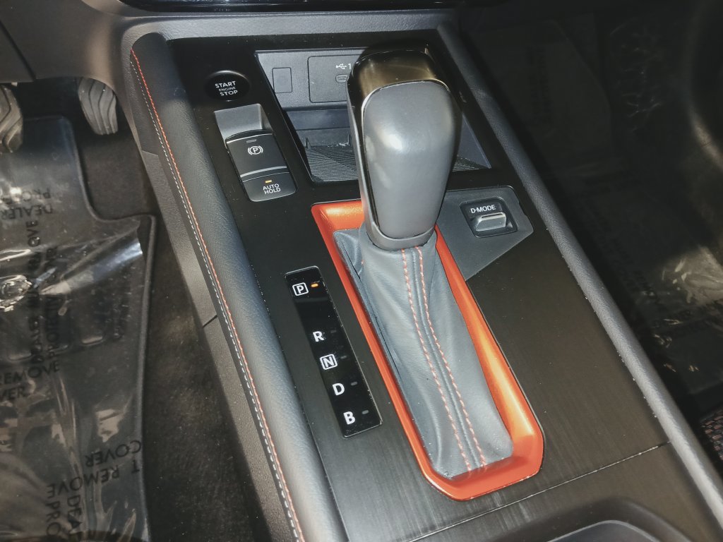 Certified 2025 Nissan Kicks SR AWD/4WD image 18