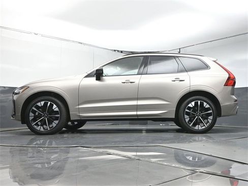 Used 2026 Volvo XC60 B5 Plus w/ Protection Package Premier image 37