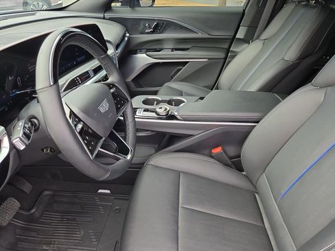 Certified 2025 Cadillac Lyriq Sport image 7