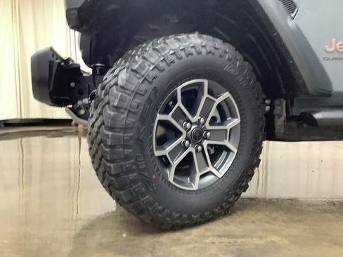 New 2026 Jeep Gladiator Mojave w/ Safety Group AWD/4WD image 25