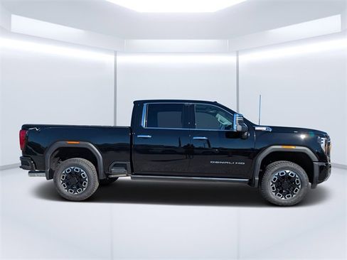 New 2026 GMC Sierra 3500 Denali w/ Denali Reserve Package image 2
