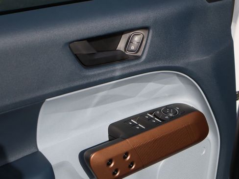 Used 2022 Ford Maverick Lariat w/ Equipment Group 500A Standard image 17