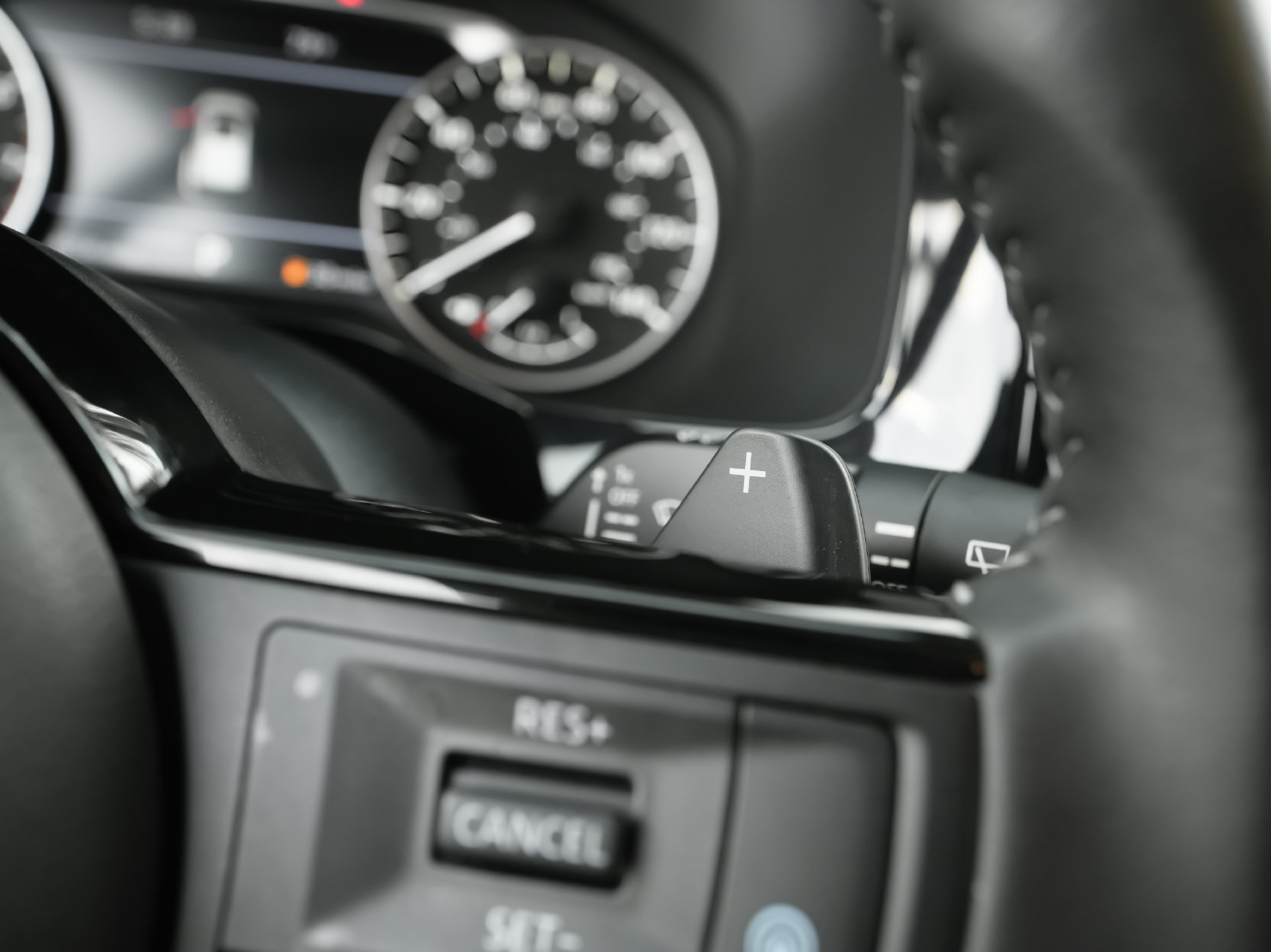 Used 2025 Nissan Pathfinder SL FWD image 23