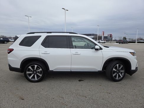 Used 2025 Honda Pilot Touring image 21