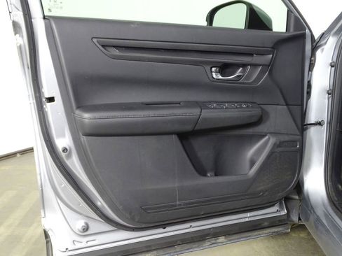 Used 2023 Honda CR-V LX image 15