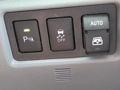 Used 2019 Toyota Sequoia Limited w/ Safety & Convenience Package RWD image 23