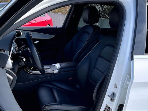 Used 2022 Mercedes-Benz GLC 300 image 7