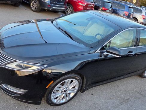 Used 2016 Lincoln MKZ AWD w/ Technology Package image 4