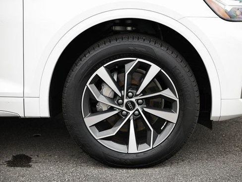 Certified 2024 Audi Q5 2.0T Premium w/ Convenience Package image 4