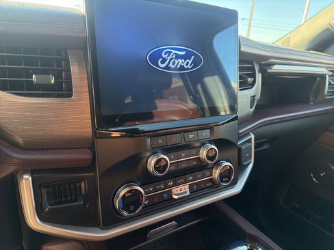Used 2024 Ford Expedition Max Limited image 14