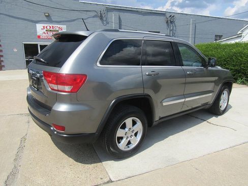 Used 2012 Jeep Grand Cherokee Laredo w/ Laredo E Group image 8