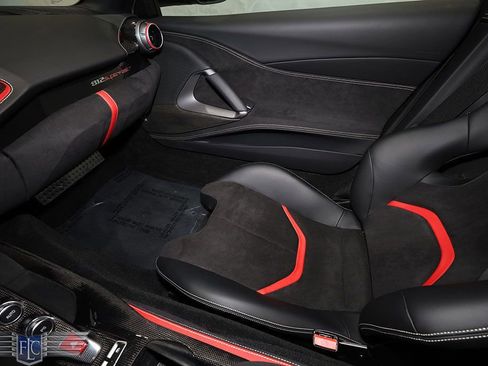 Used 2020 Ferrari 812 Superfast image 23