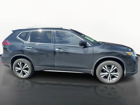 Used 2019 Nissan Rogue SV w/ Premium Package AWD/4WD image 2