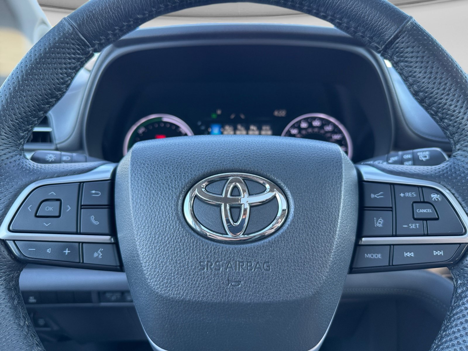 Used 2023 Toyota Sienna Limited AWD/4WD image 20