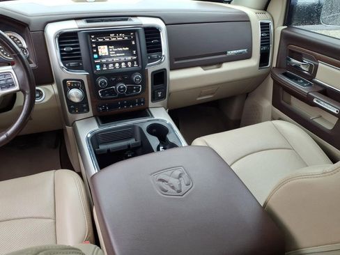 Used 2016 RAM 1500 Laramie w/ Convenience Group image 14