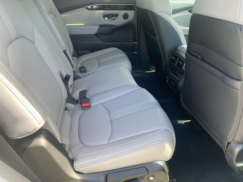 Certified 2025 Honda Pilot EX-L image 33