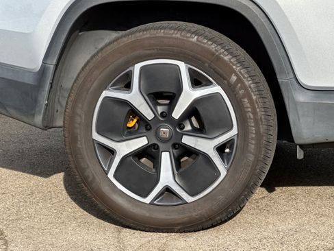 Used 2022 Rivian R1T Adventure AWD/4WD image 17