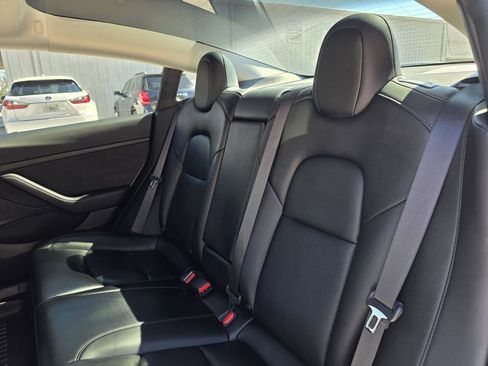 Used 2021 Tesla Model 3 Long Range image 16