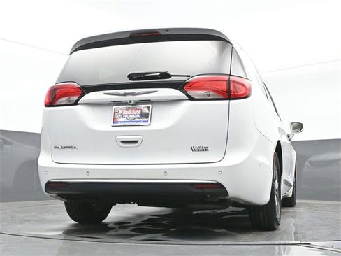 Used 2019 Chrysler Pacifica Touring-L Plus w/ Advanced Safetytec Group image 25