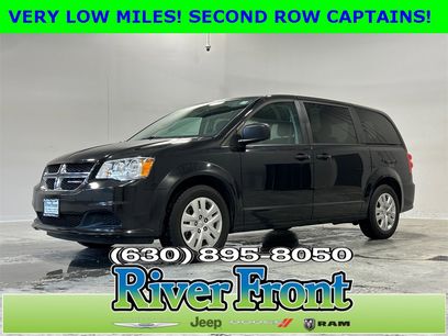 Used 2018 Dodge Grand Caravan SE w/ UConnect Hands-Free Group