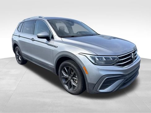 Used 2023 Volkswagen Tiguan SE FWD image 5