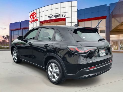Used 2025 Honda HR-V LX image 3