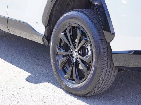 Used 2025 Toyota RAV4 XSE w/ Advanced Technology Package image 9