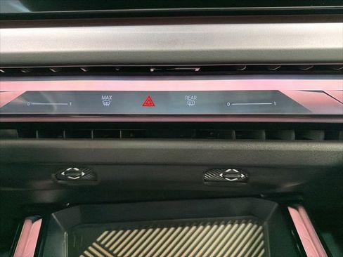 Used 2025 BMW X3 xDrive30i w/ Premium Package image 35