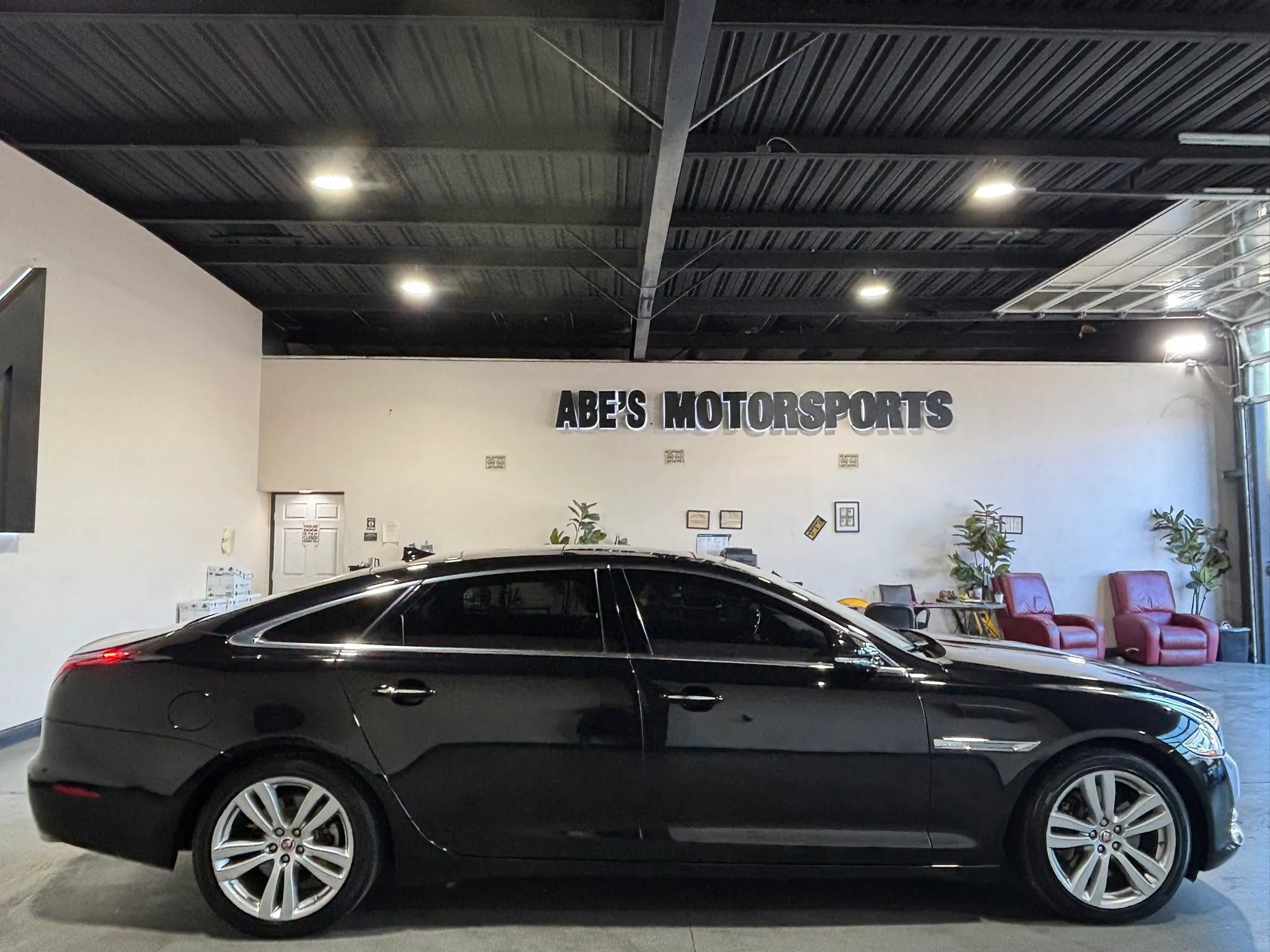 Used 2015 Jaguar XJ L Portfolio AWD/4WD image 8