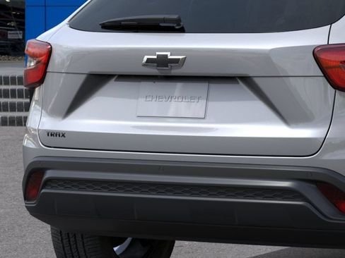 New 2026 Chevrolet Trax LS w/ LS Convenience Package FWD image 14
