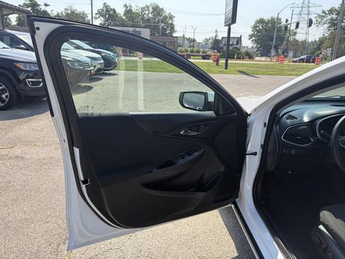 Used 2019 Chevrolet Malibu LT FWD image 10