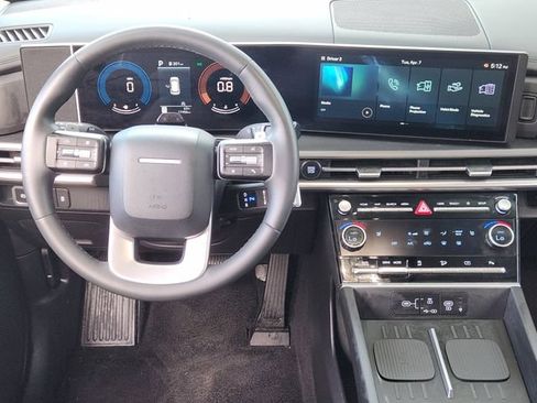Used 2025 Hyundai Santa Fe SEL FWD image 23