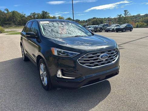 Certified 2022 Ford Edge Titanium w/ Equipment Group 301A image 6