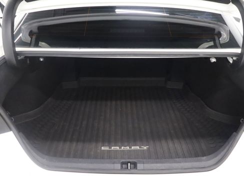 Used 2020 Toyota Camry SE image 24