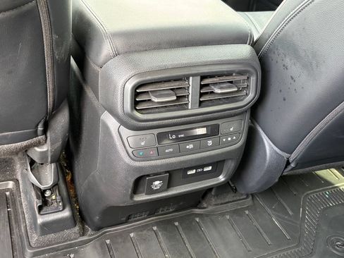 Used 2023 Honda Pilot Elite image 16
