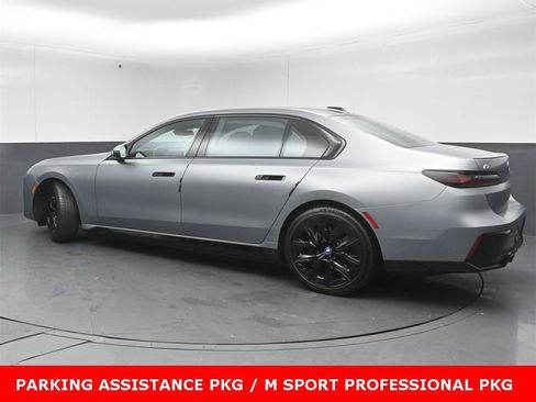 Used 2023 BMW i7 xDrive60 image 5