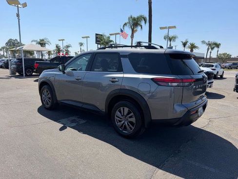 Certified 2025 Nissan Pathfinder SV w/ Cargo Package FWD image 4