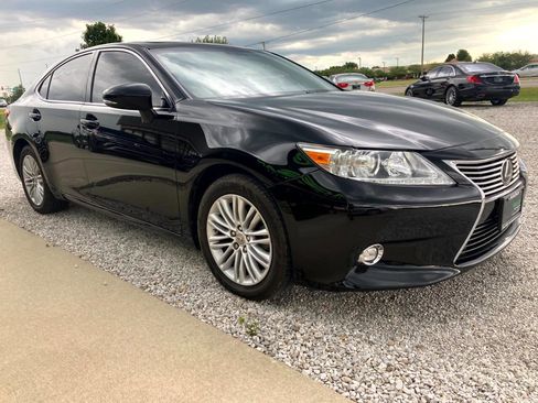 Used 2014 Lexus ES 350 w/ Luxury Package FWD image 5