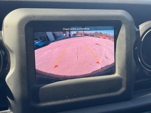 Used 2022 Jeep Wrangler Unlimited Sport image 23