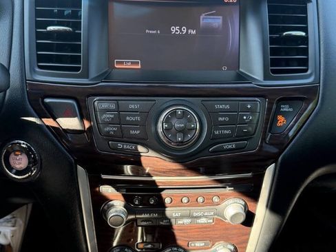 Used 2015 Nissan Pathfinder Platinum w/ Family Entertainment Package FWD image 20