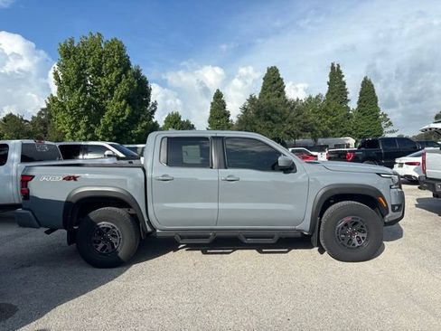 Used 2025 Nissan Frontier PRO-4X w/ Tow Package AWD/4WD image 4